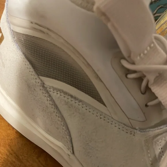 Ladies puma running shoes - Picture 3 of 5